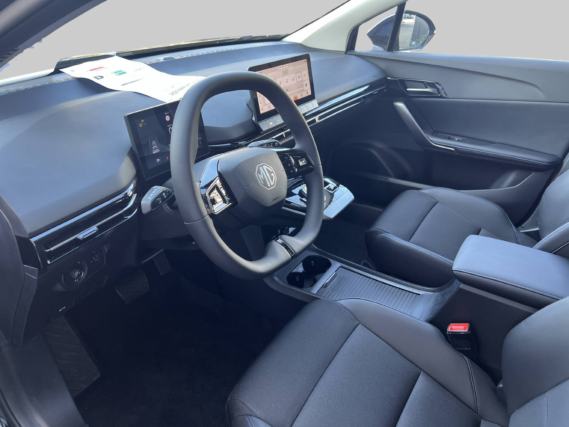 MG 4 64kWh Luxury-image-5