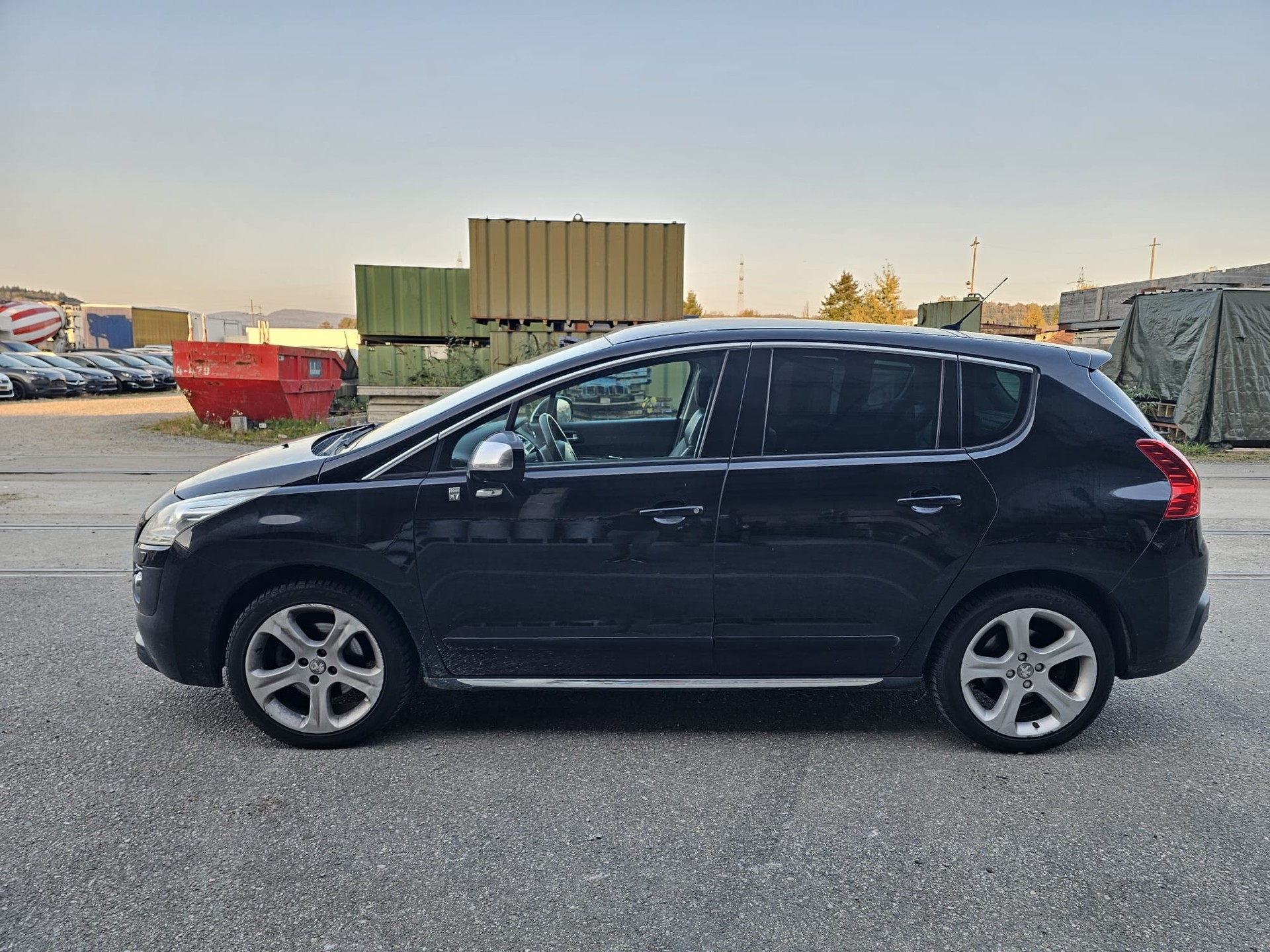 PEUGEOT 3008 HYbrid4 2.0 HDI EGS6-image-1
