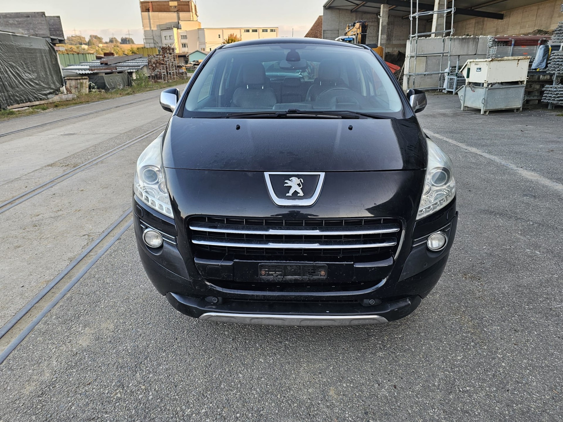 PEUGEOT 3008 HYbrid4 2.0 HDI EGS6-image-6