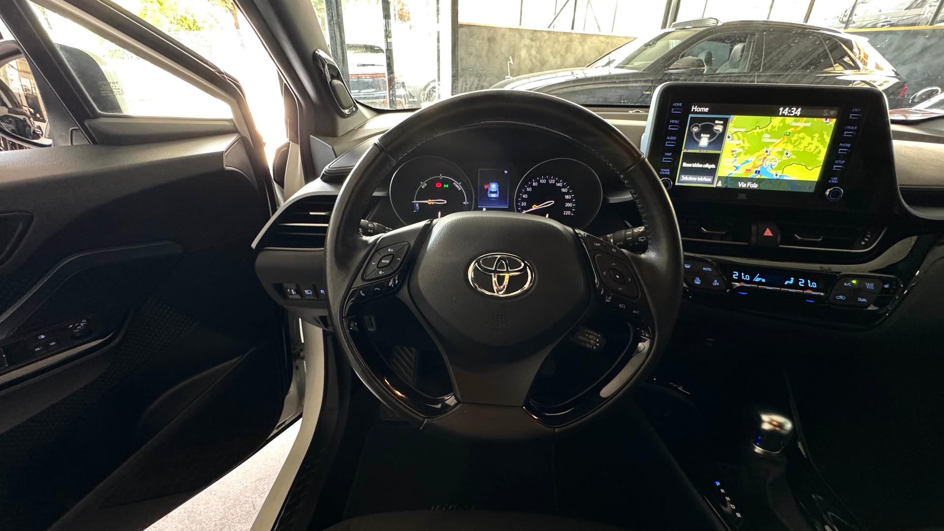TOYOTA C-HR 1.8 HSD CVT Premium-image-7