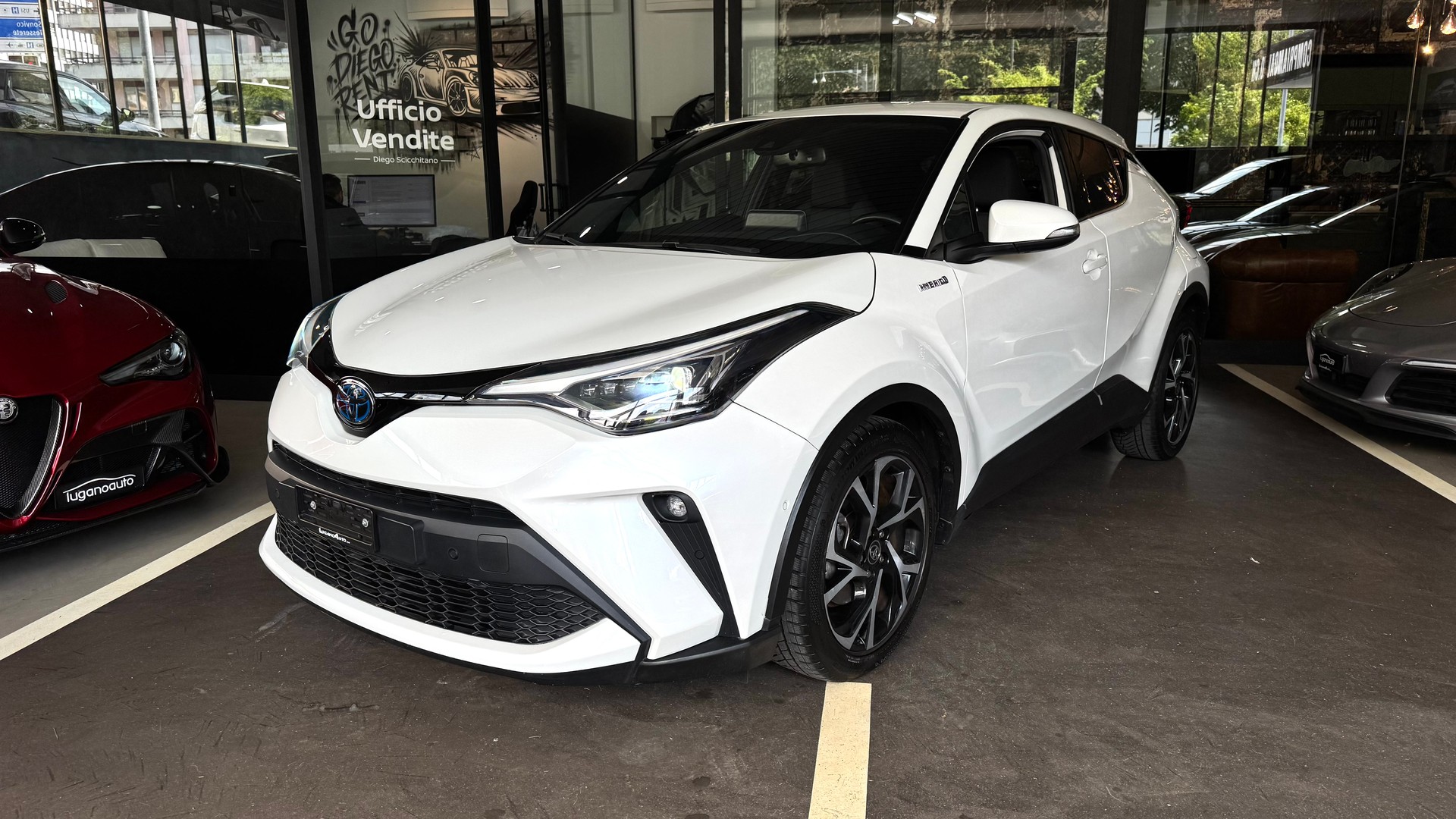 TOYOTA C-HR 1.8 HSD CVT Premium-image-0
