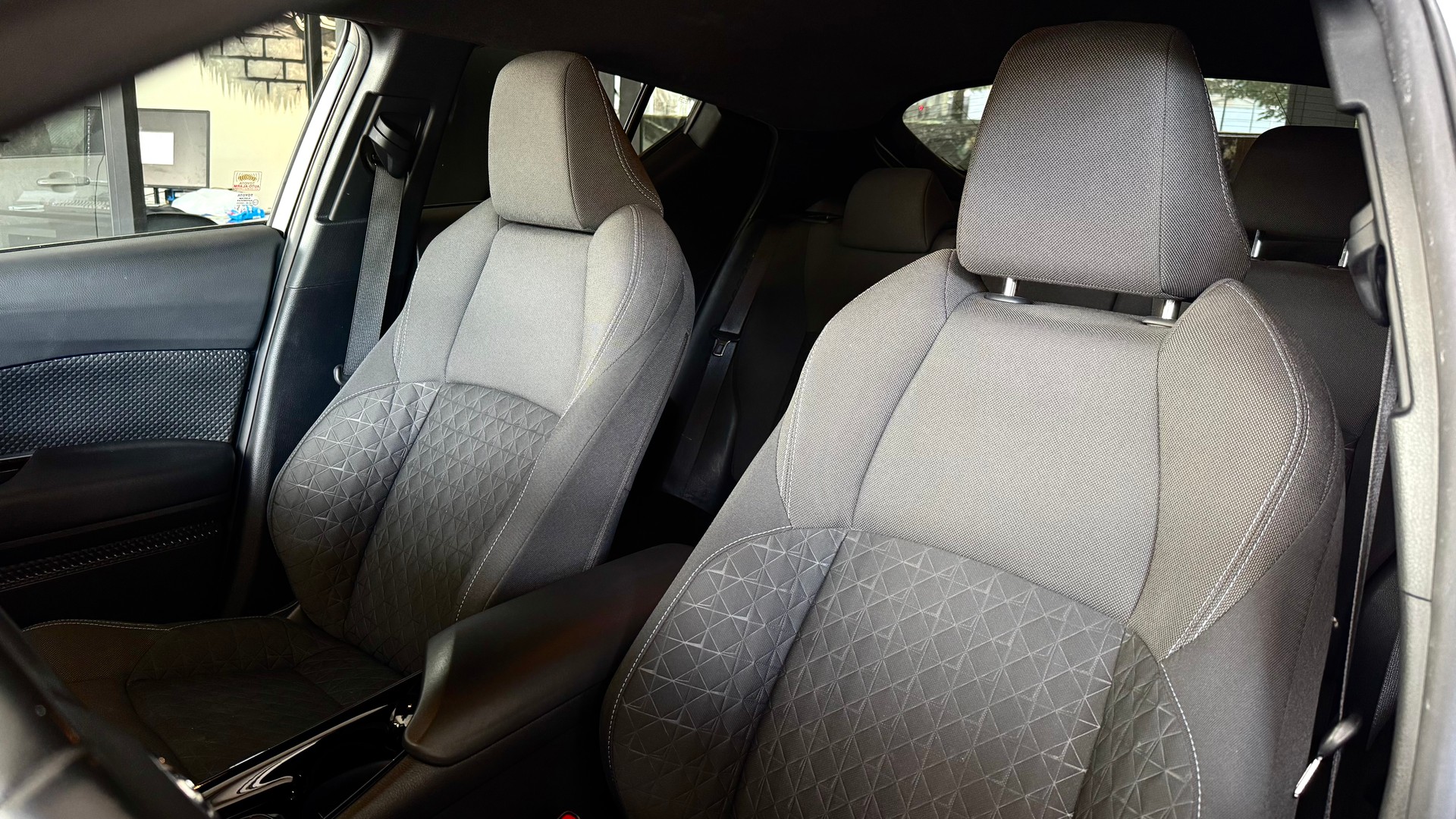TOYOTA C-HR 1.8 HSD CVT Premium-image-11