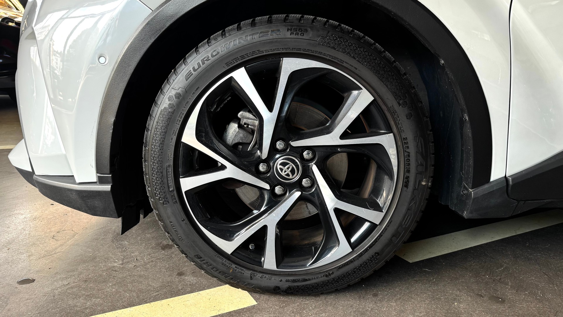 TOYOTA C-HR 1.8 HSD CVT Premium-image-5