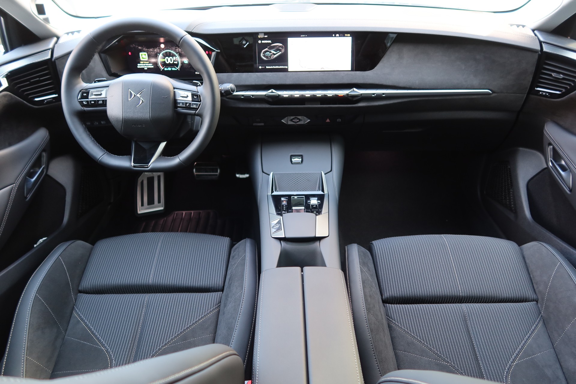 DS AUTOMOBILES DS N4 E-Tense 213 Etoile-image-7