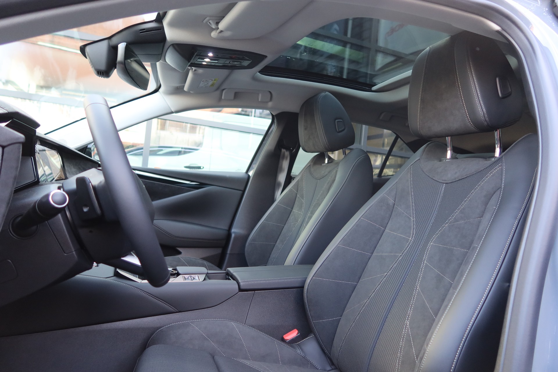 DS AUTOMOBILES DS N4 E-Tense 213 Etoile-image-10
