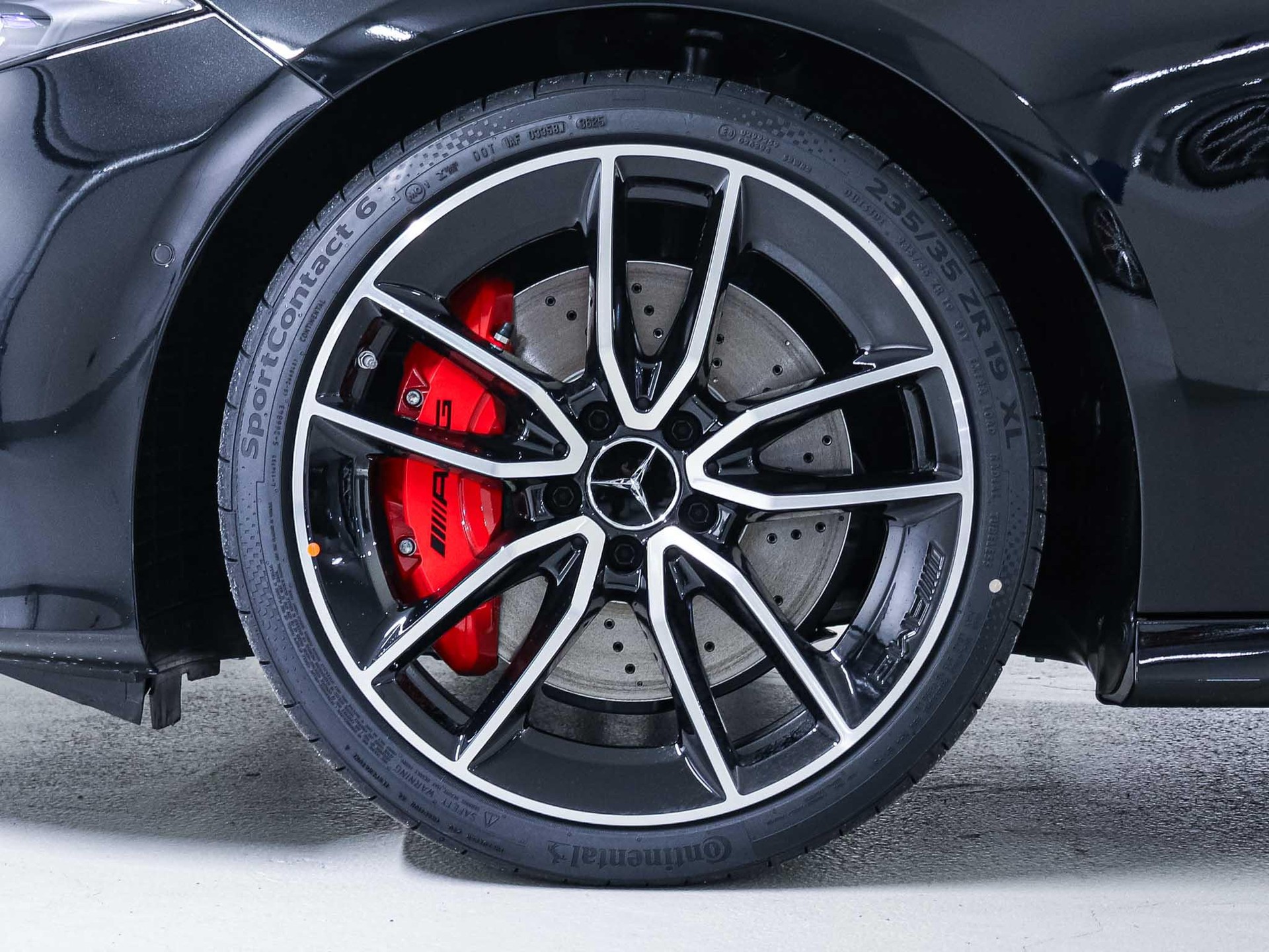 MERCEDES-BENZ A 35 AMG 4MATIC-image-14