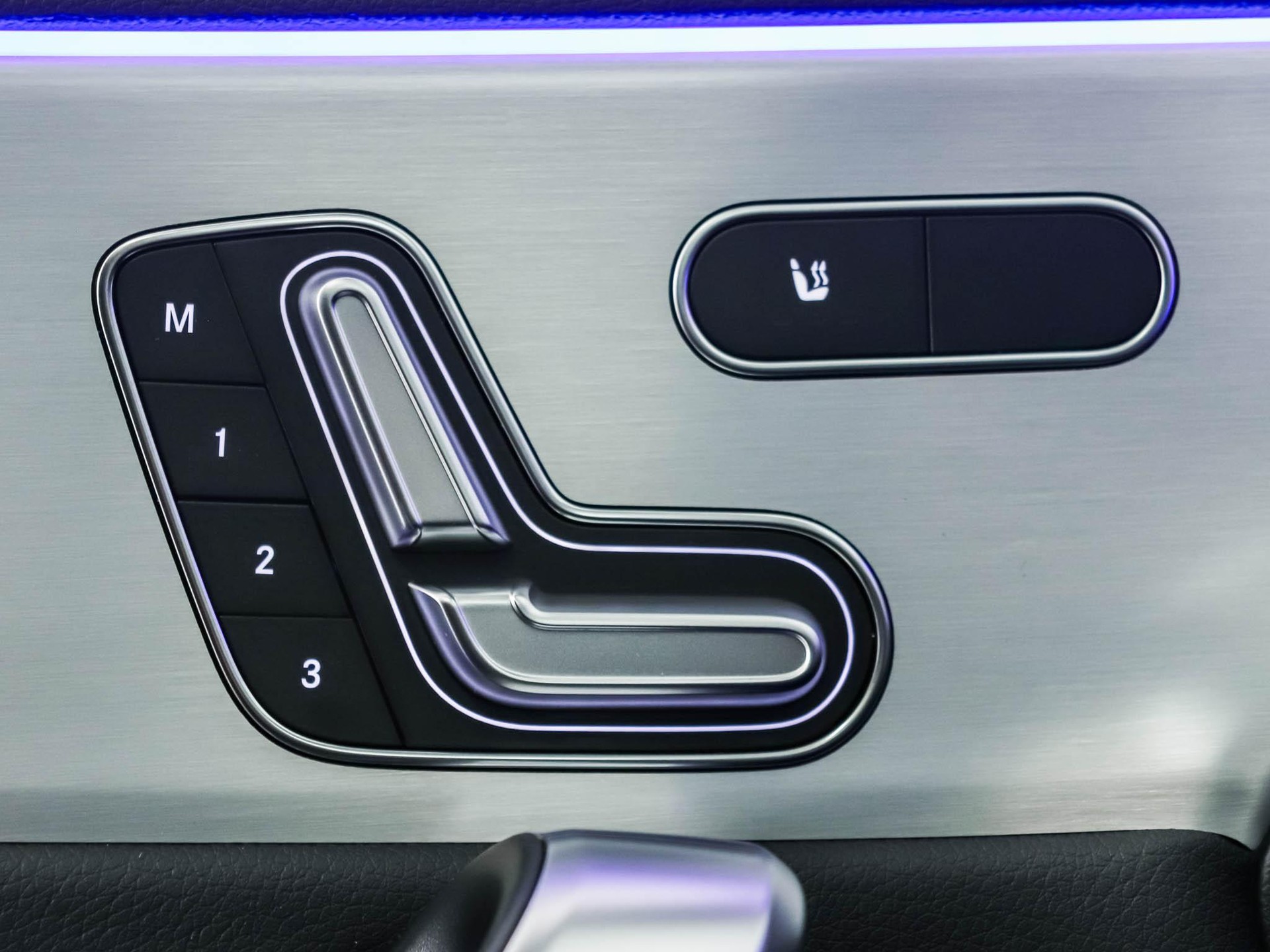 MERCEDES-BENZ A 35 AMG 4MATIC-image-12