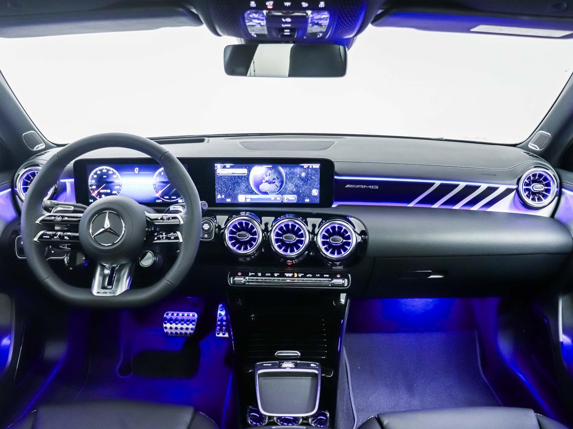 MERCEDES-BENZ A 35 AMG 4MATIC-image-11