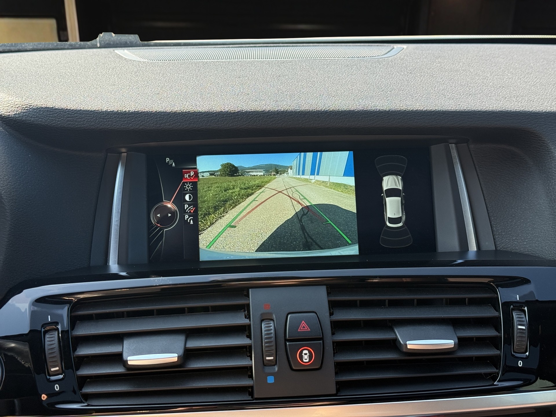 BMW X4 xDrive 28i xLine Steptronic-image-16