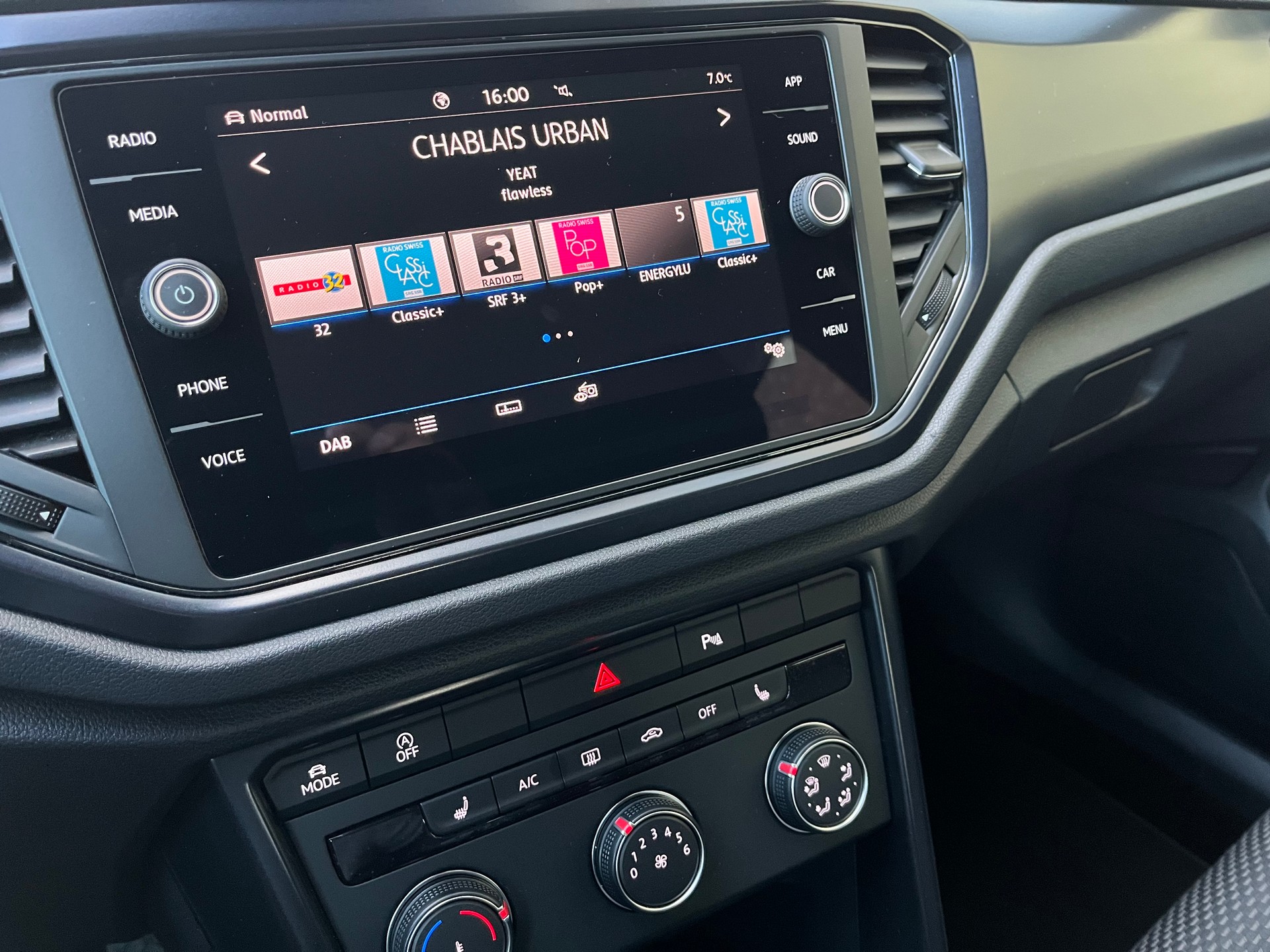 VW T-Roc 1.0 TSI-image-16
