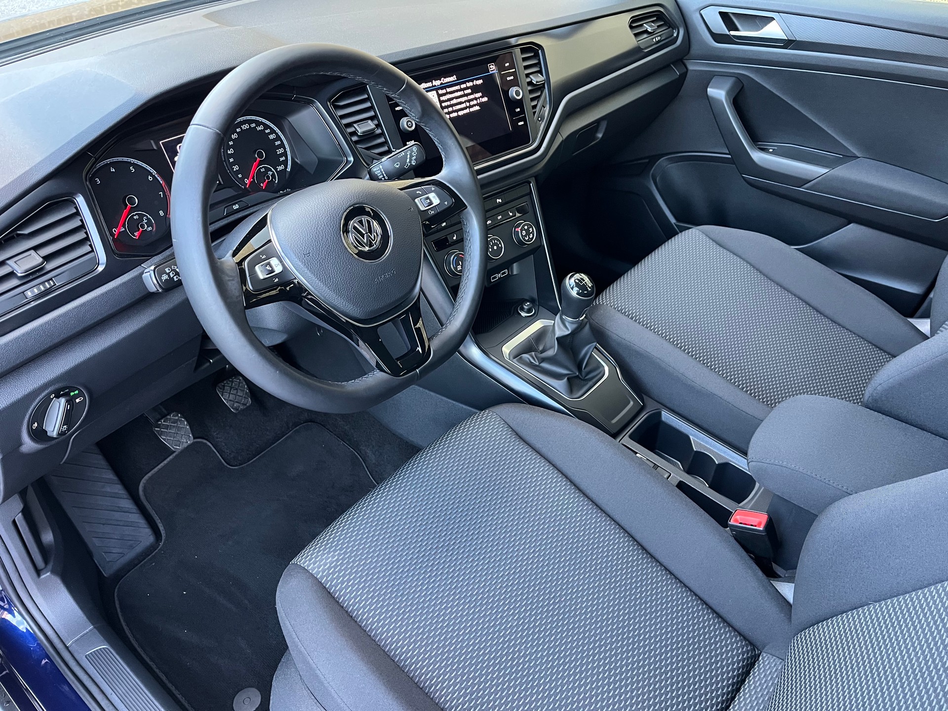 VW T-Roc 1.0 TSI-image-12