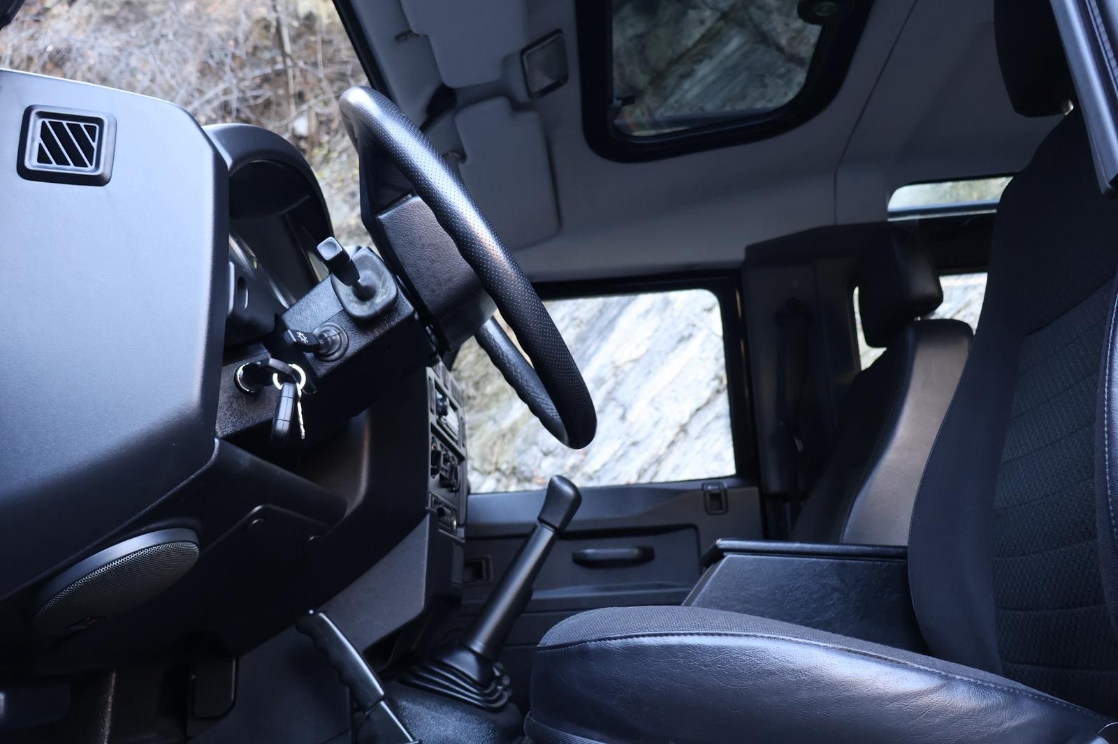 LAND ROVER DEFENDER 2.4 Tdi-image-10