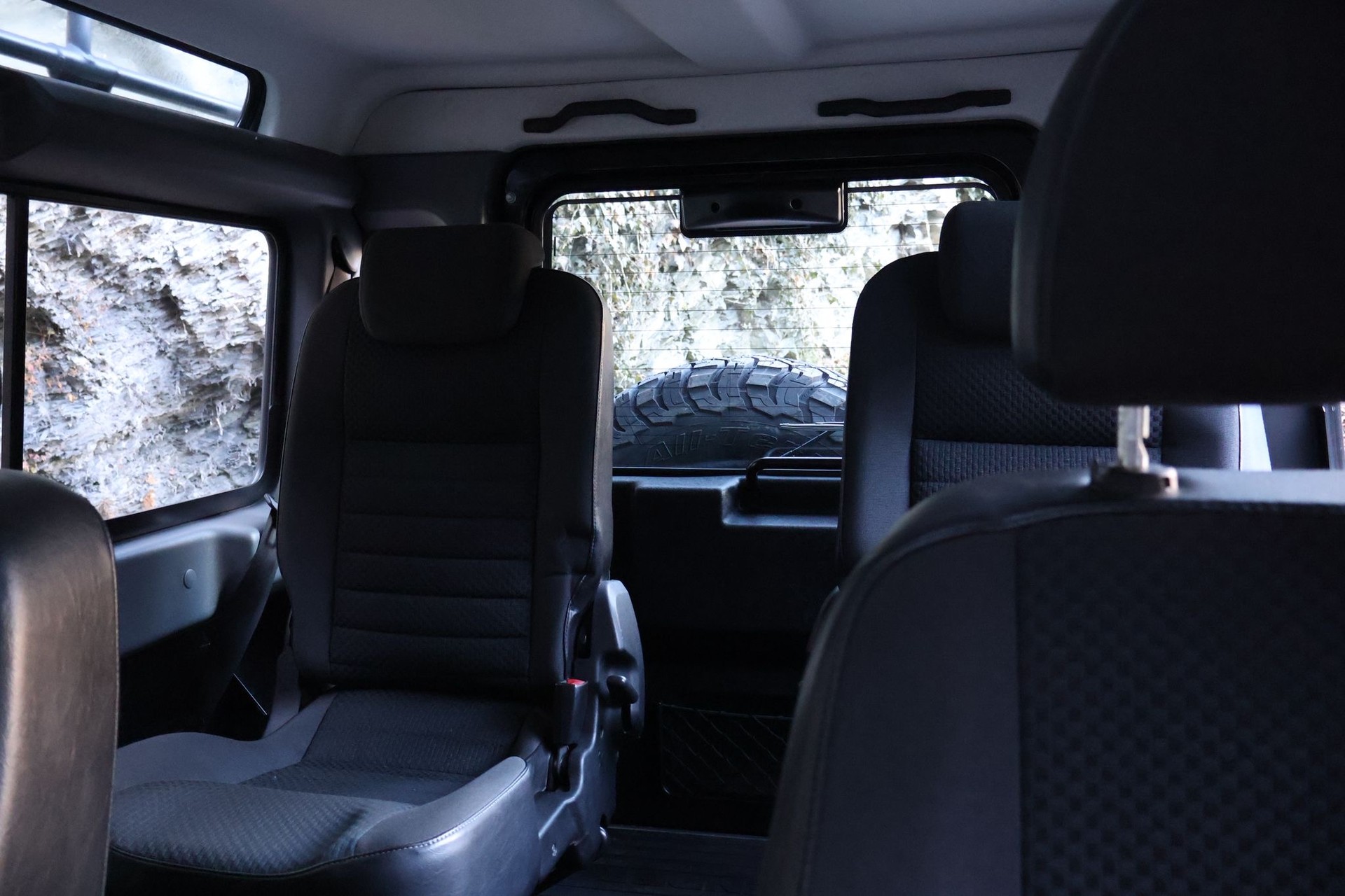 LAND ROVER DEFENDER 2.4 Tdi-image-11