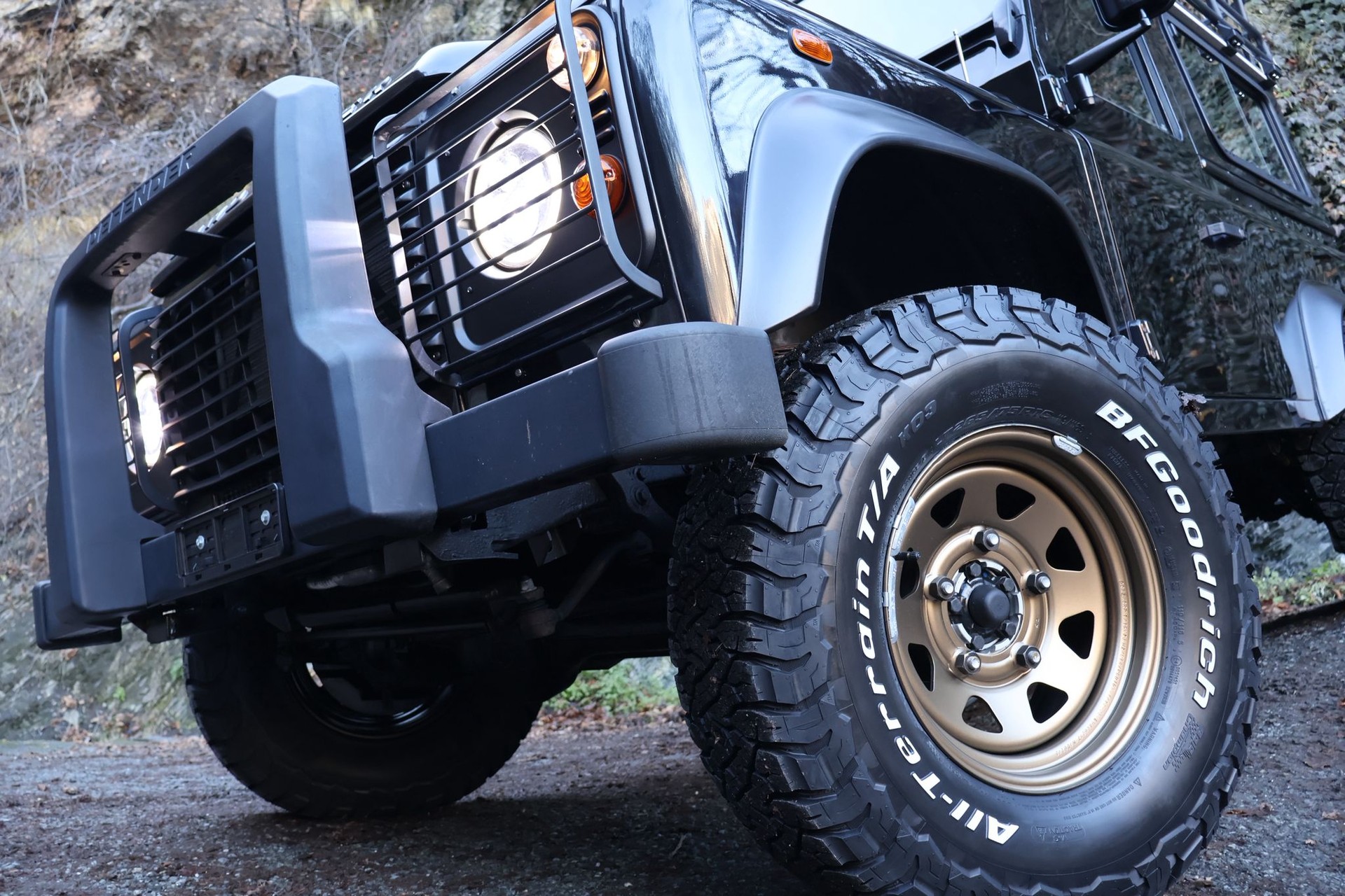 LAND ROVER DEFENDER 2.4 Tdi-image-2