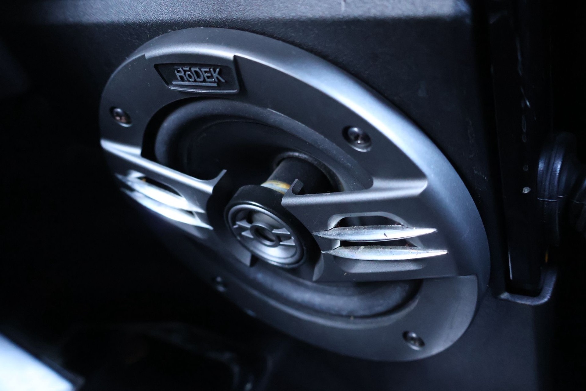 LAND ROVER DEFENDER 2.4 Tdi-image-12