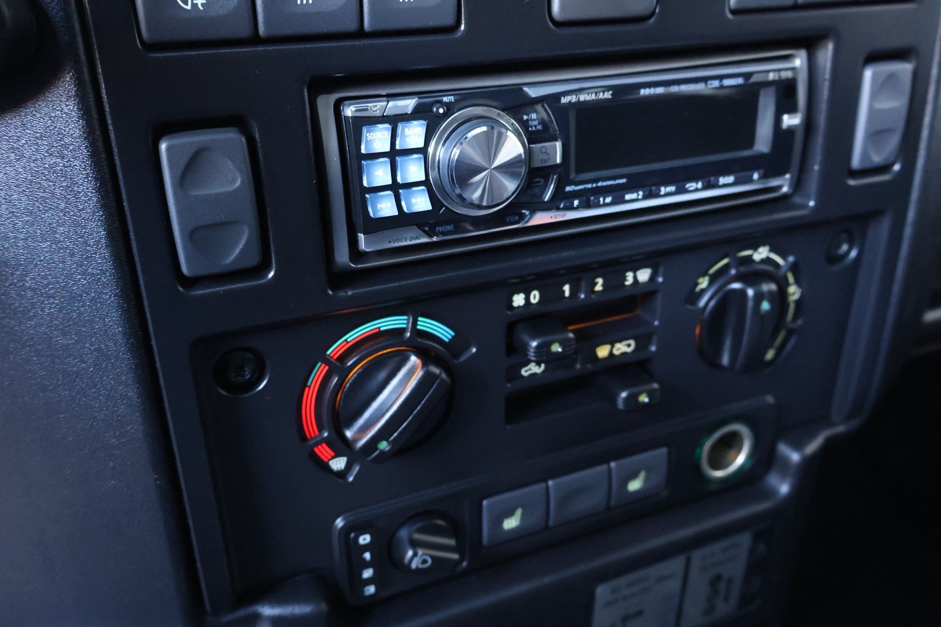 LAND ROVER DEFENDER 2.4 Tdi-image-14