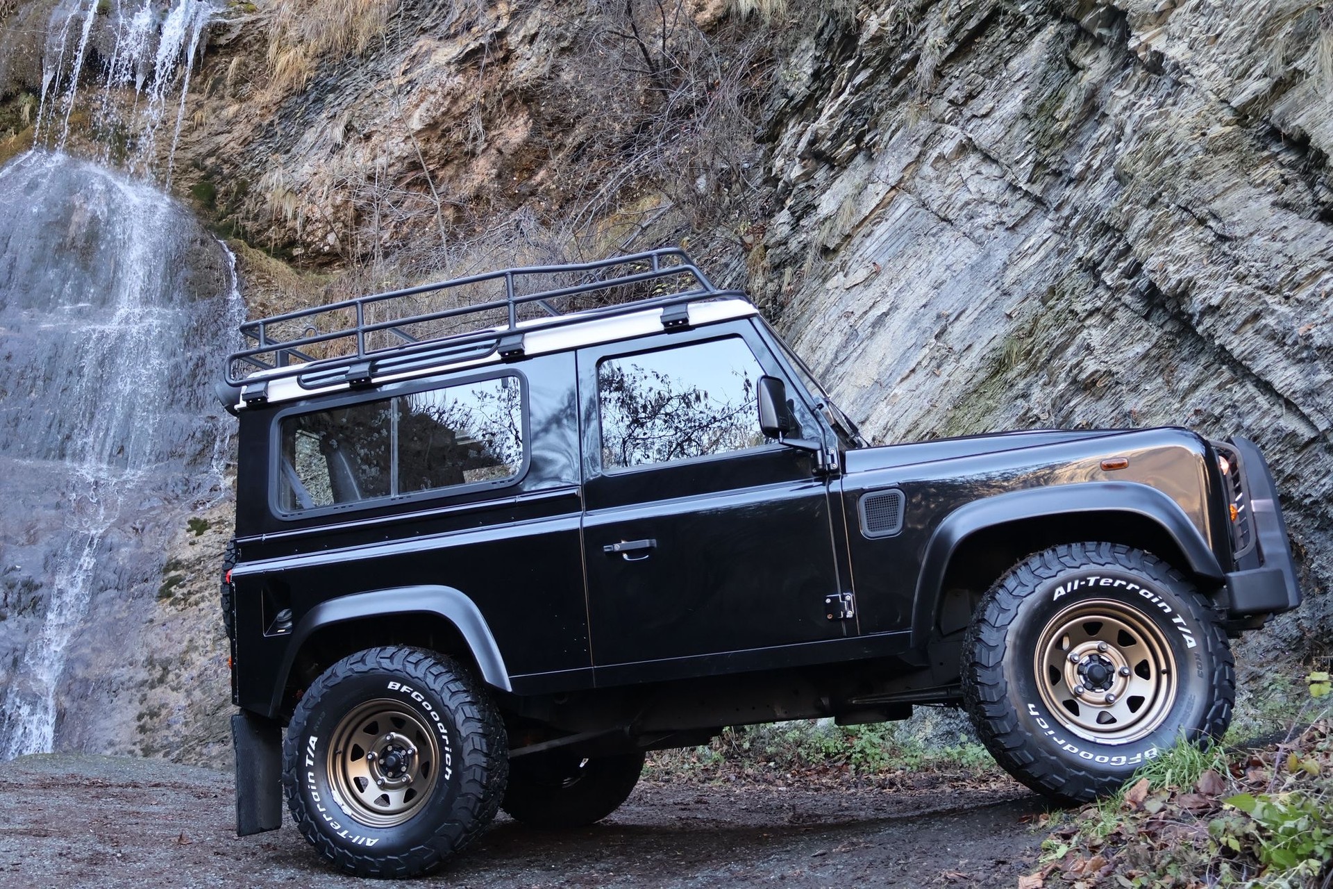 LAND ROVER DEFENDER 2.4 Tdi-image-4