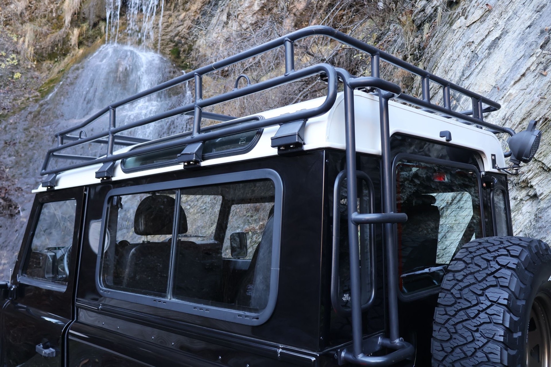 LAND ROVER DEFENDER 2.4 Tdi-image-9