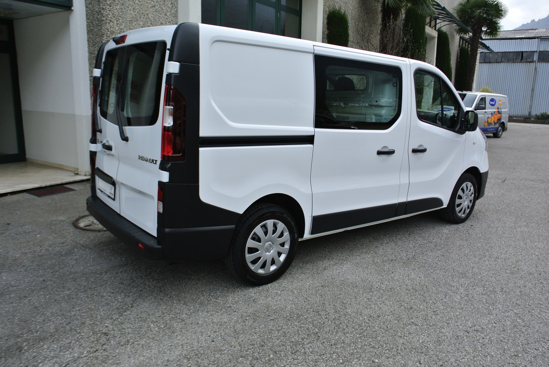 RENAULT Trafic 2.0 Energy dCi 120 3.0t Business L1H1-image-7