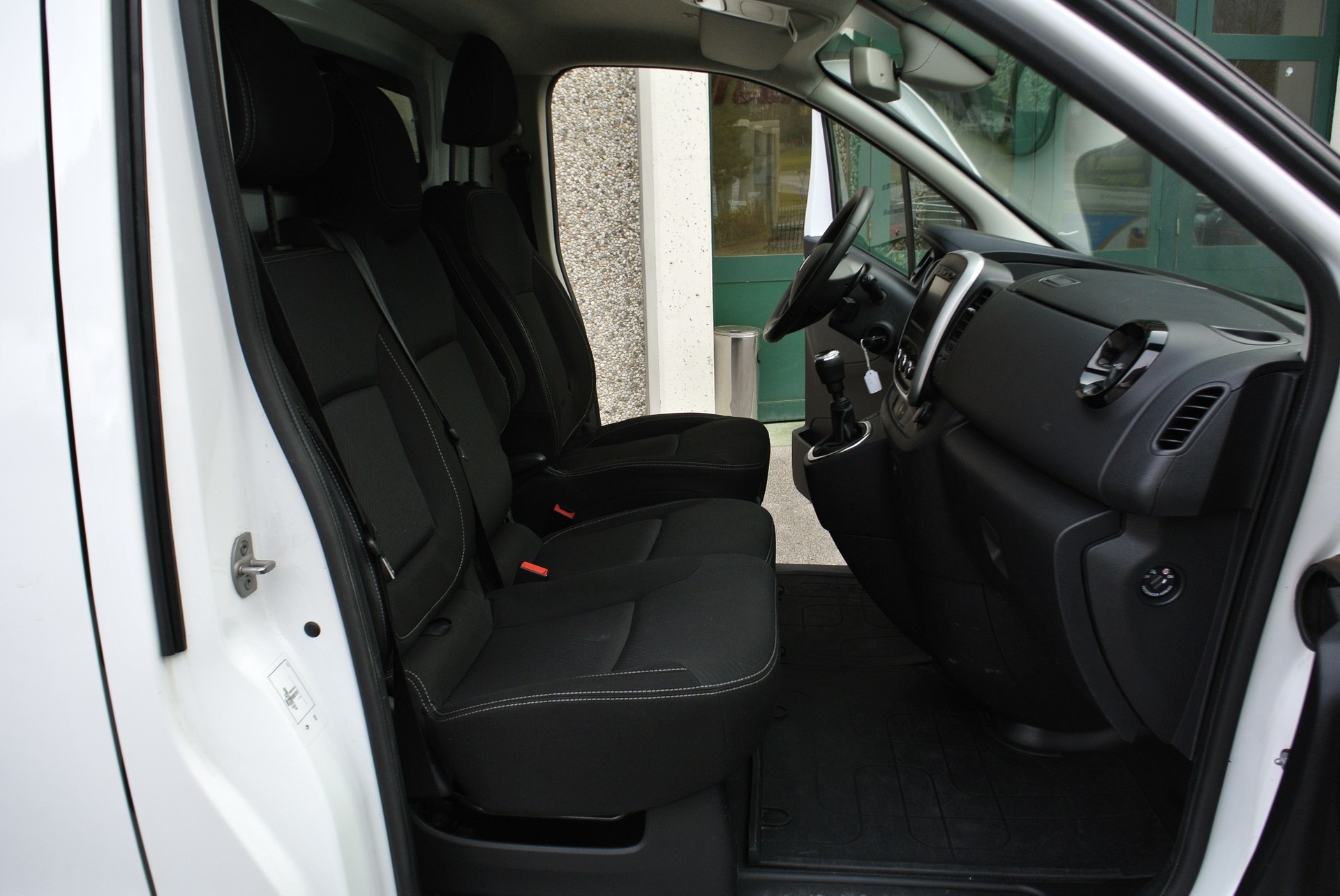 RENAULT Trafic 2.0 Energy dCi 120 3.0t Business L1H1-image-18