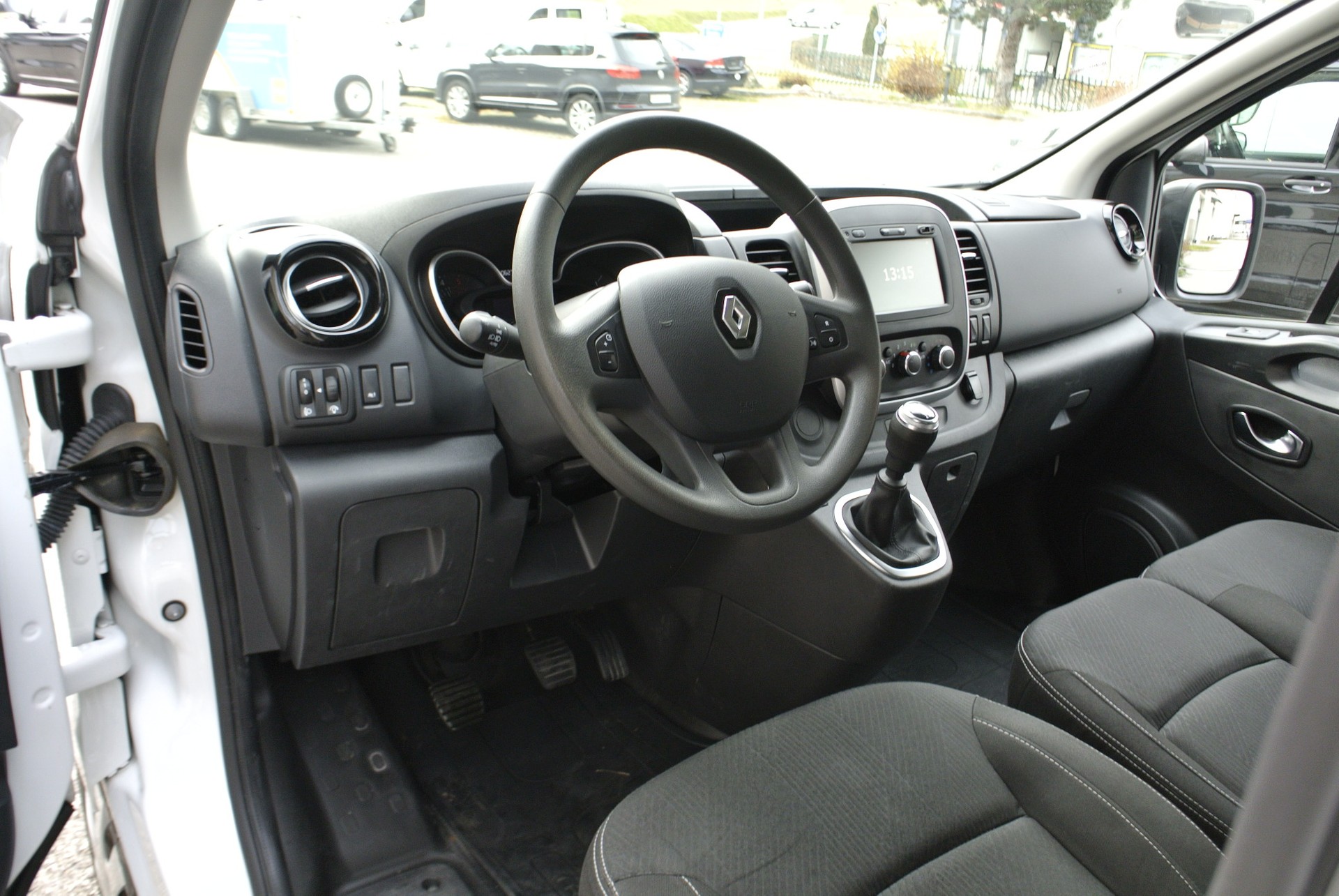 RENAULT Trafic 2.0 Energy dCi 120 3.0t Business L1H1-image-16