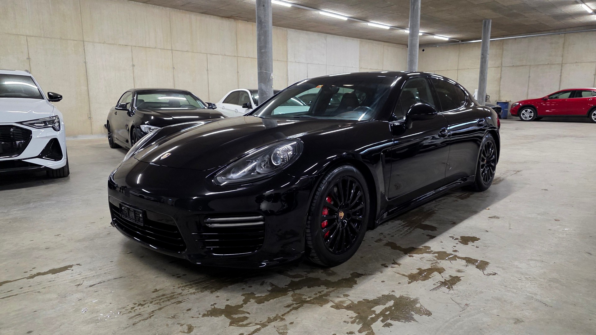 PORSCHE Panamera GTS 4.8 PDK-image-1