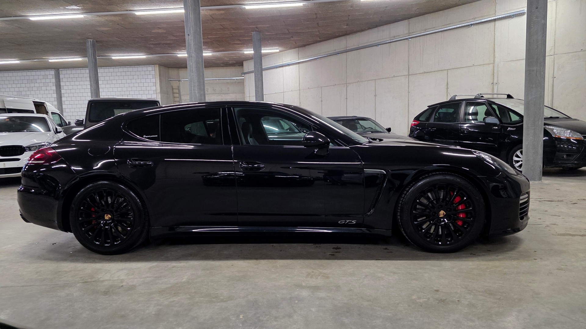 PORSCHE Panamera GTS 4.8 PDK-image-4