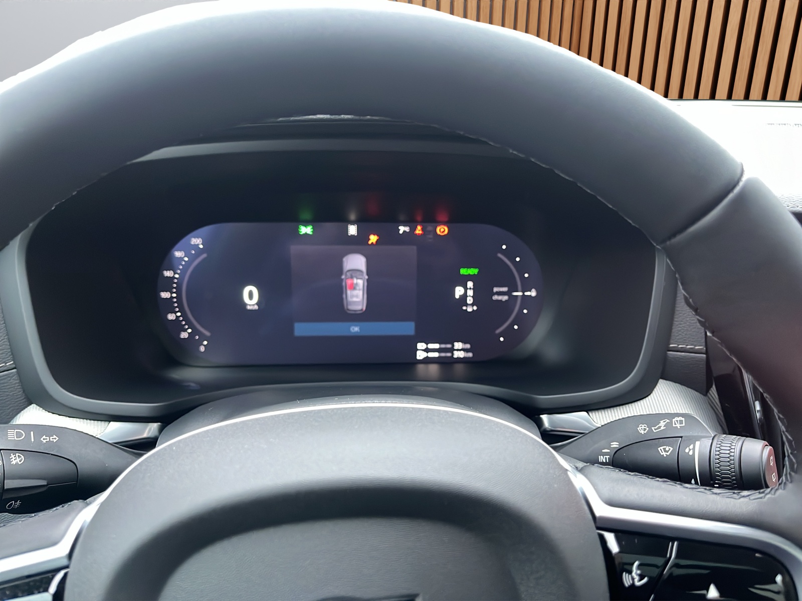 VOLVO V60 2.0 T6 TE Ultra Dark eAWD-image-11