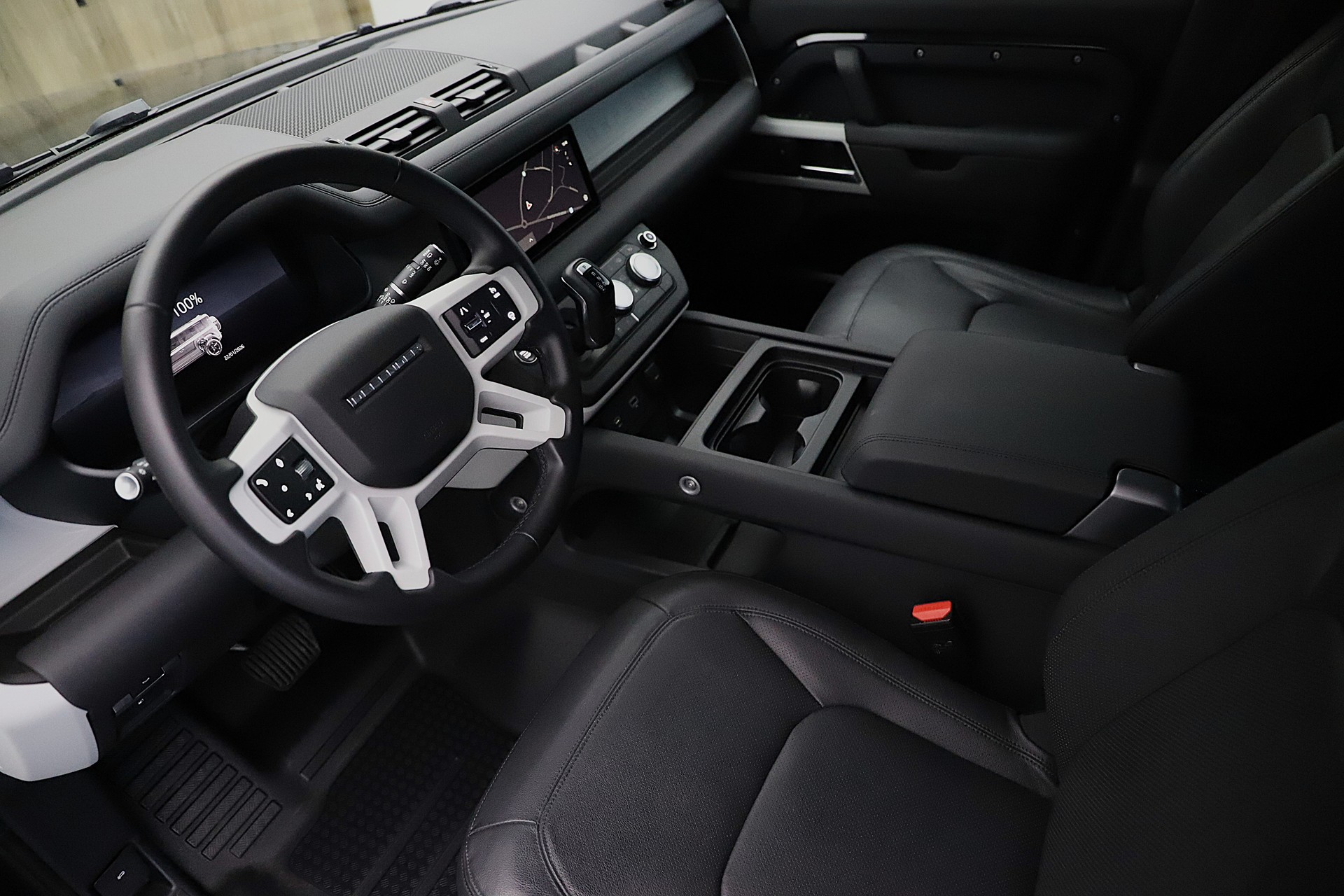 LAND ROVER Defender 110 P400e Si4 PHEV X-Dynamic HSE AT8-image-4