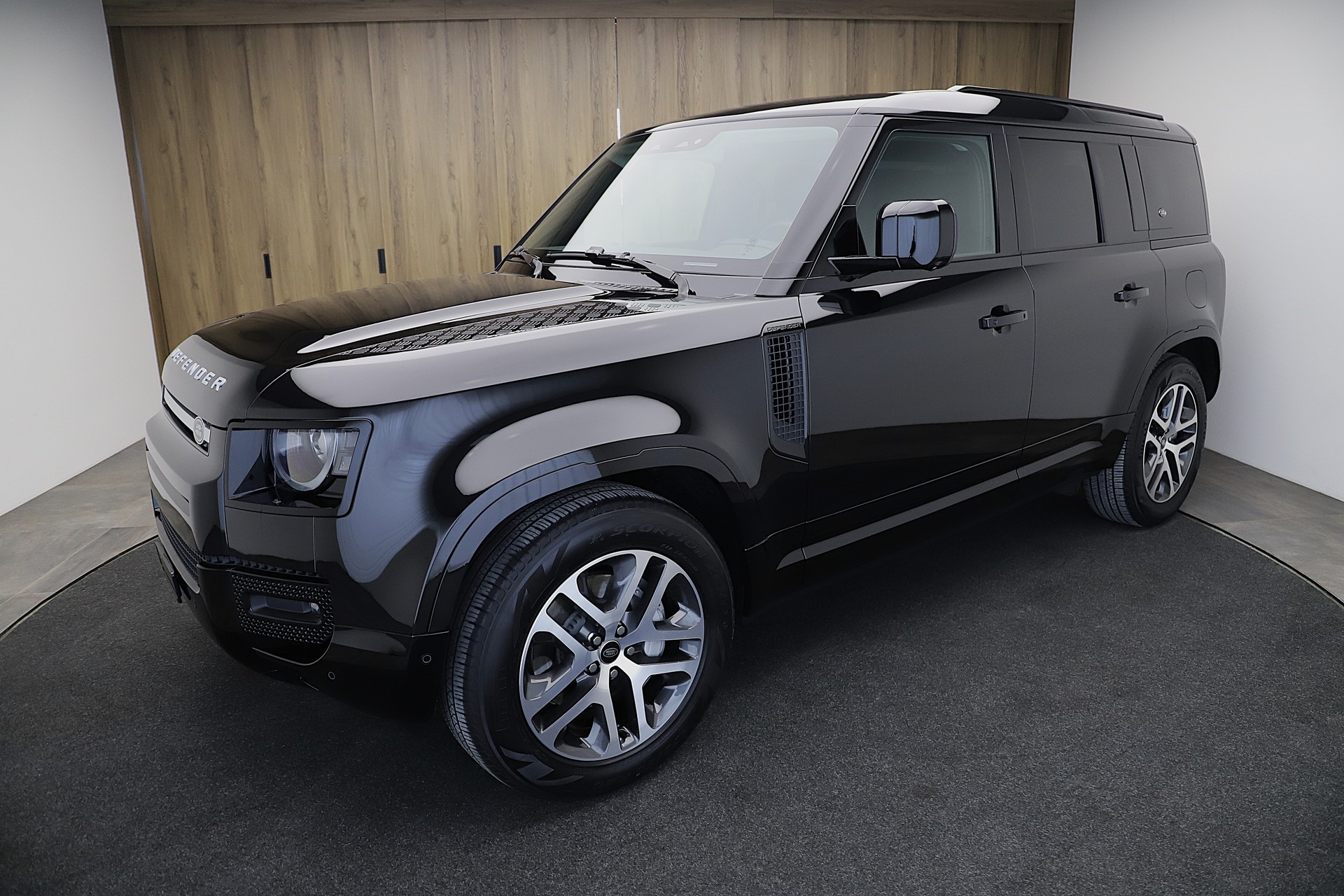 LAND ROVER Defender 110 P400e Si4 PHEV X-Dynamic HSE AT8-image-0