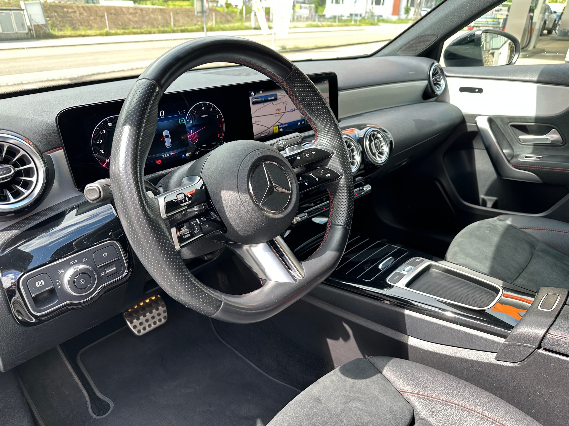 MERCEDES-BENZ A 220 4Matic 8G-DCT-image-10