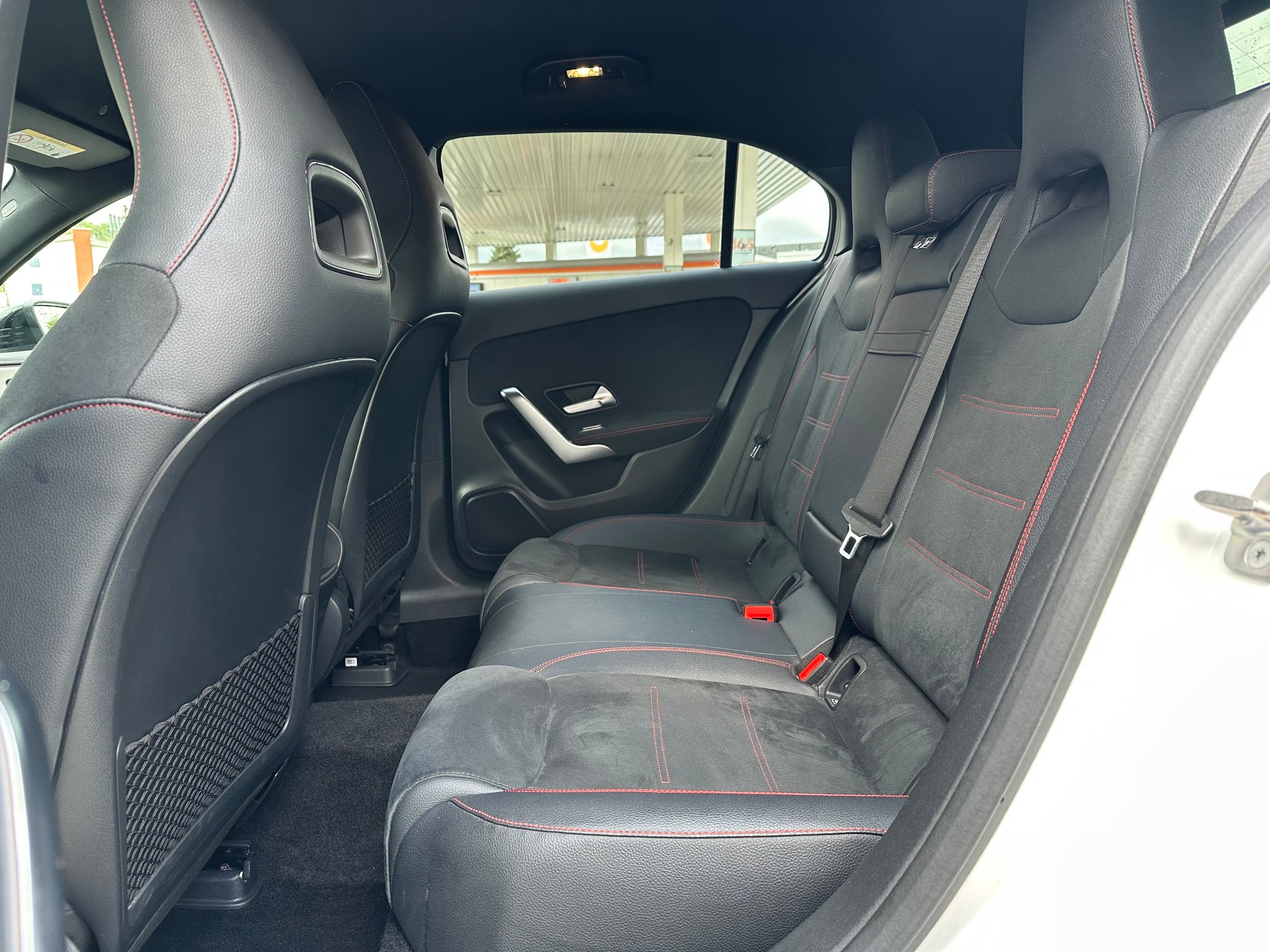 MERCEDES-BENZ A 220 4Matic 8G-DCT-image-8