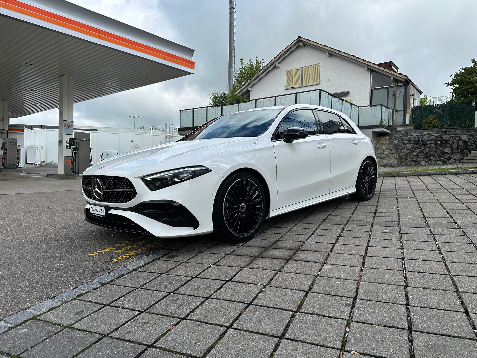 MERCEDES-BENZ A 220 4Matic 8G-DCT