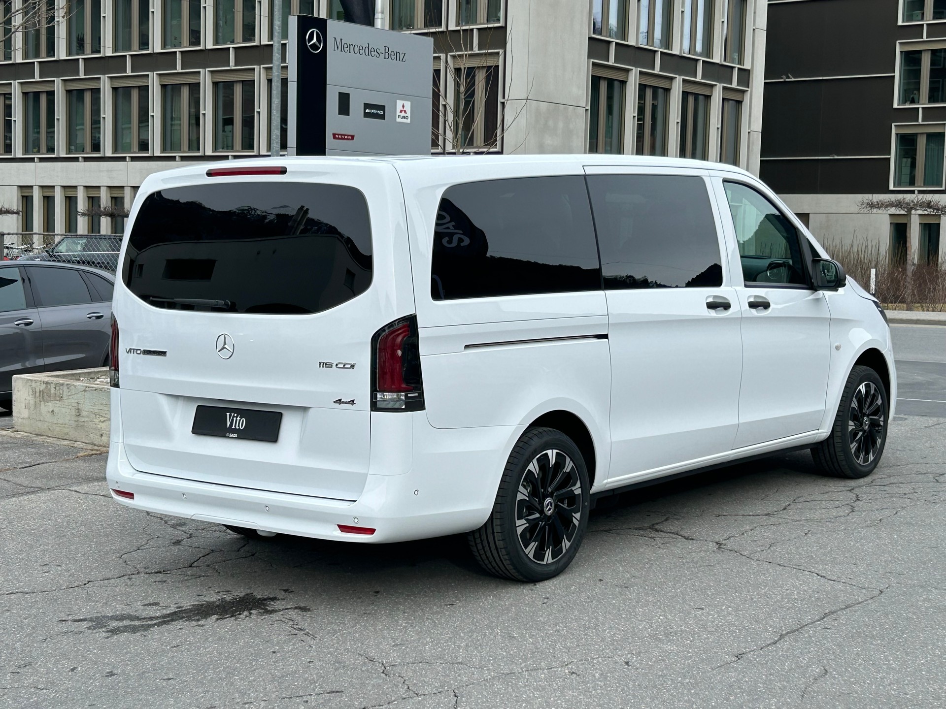 MERCEDES-BENZ Vito 116 CDI Tourer SELECT Family-image-12