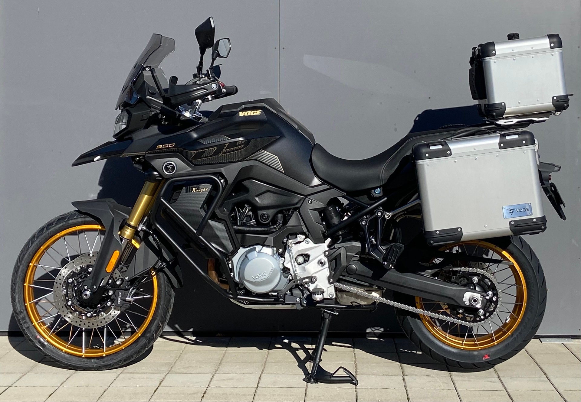 VOGE 900 DSX-showroom-element-1