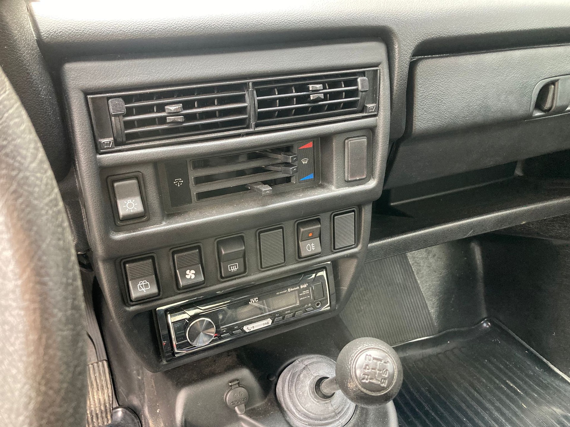 LADA Niva M Classic 4x4 1.7i-image-9
