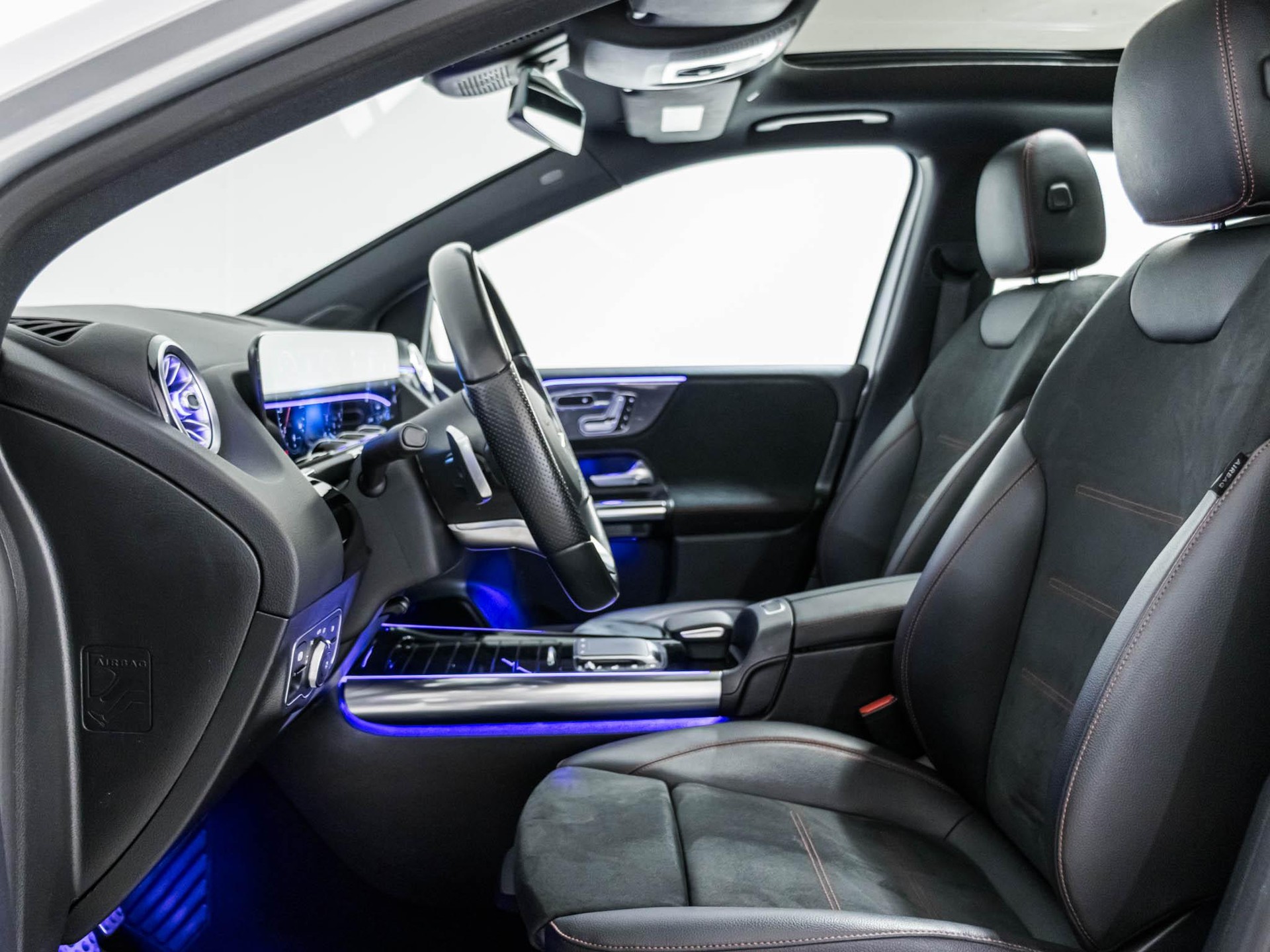 MERCEDES-BENZ B 220 4MATIC-image-6