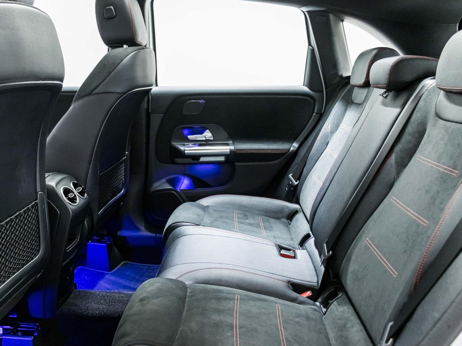 MERCEDES-BENZ B 220 4MATIC-image-7