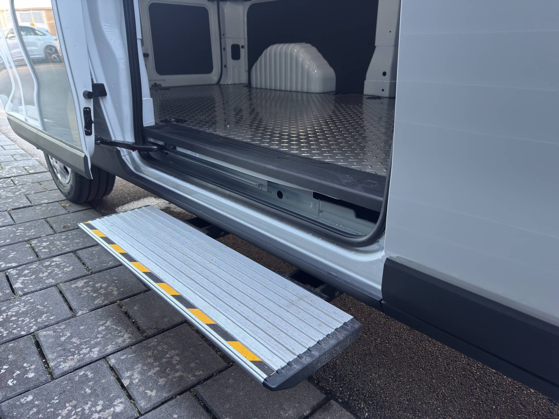 MAXUS Deliver 7 Kaw. L2H1 2.0 TD Base-image-7