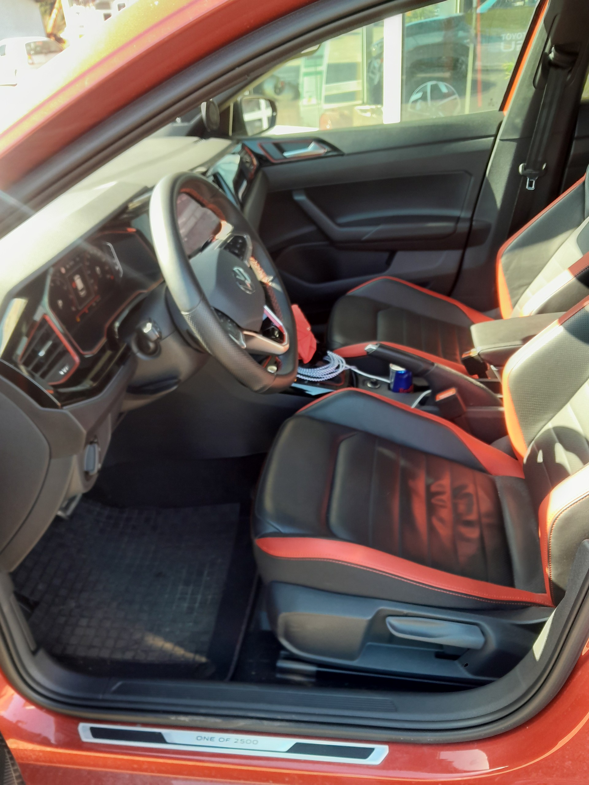 VW Polo 2.0 TSI GTI United DSG-image-5