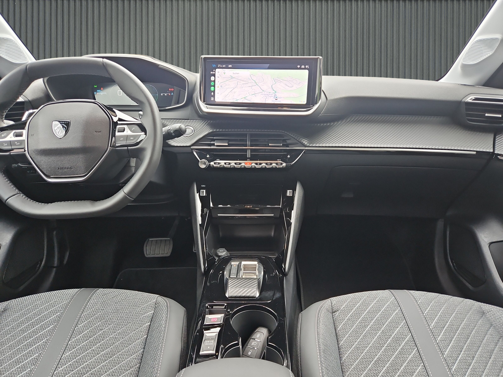 PEUGEOT 208 1.2 Hybrid Allure Premium-image-11