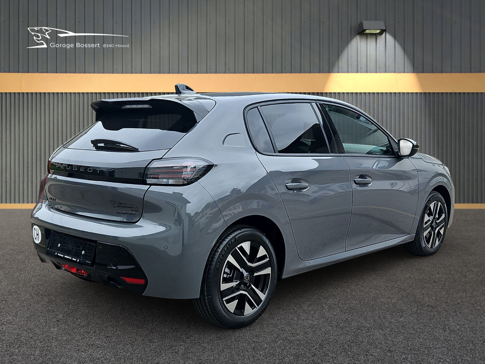 PEUGEOT 208 1.2 Hybrid Allure Premium-image-4
