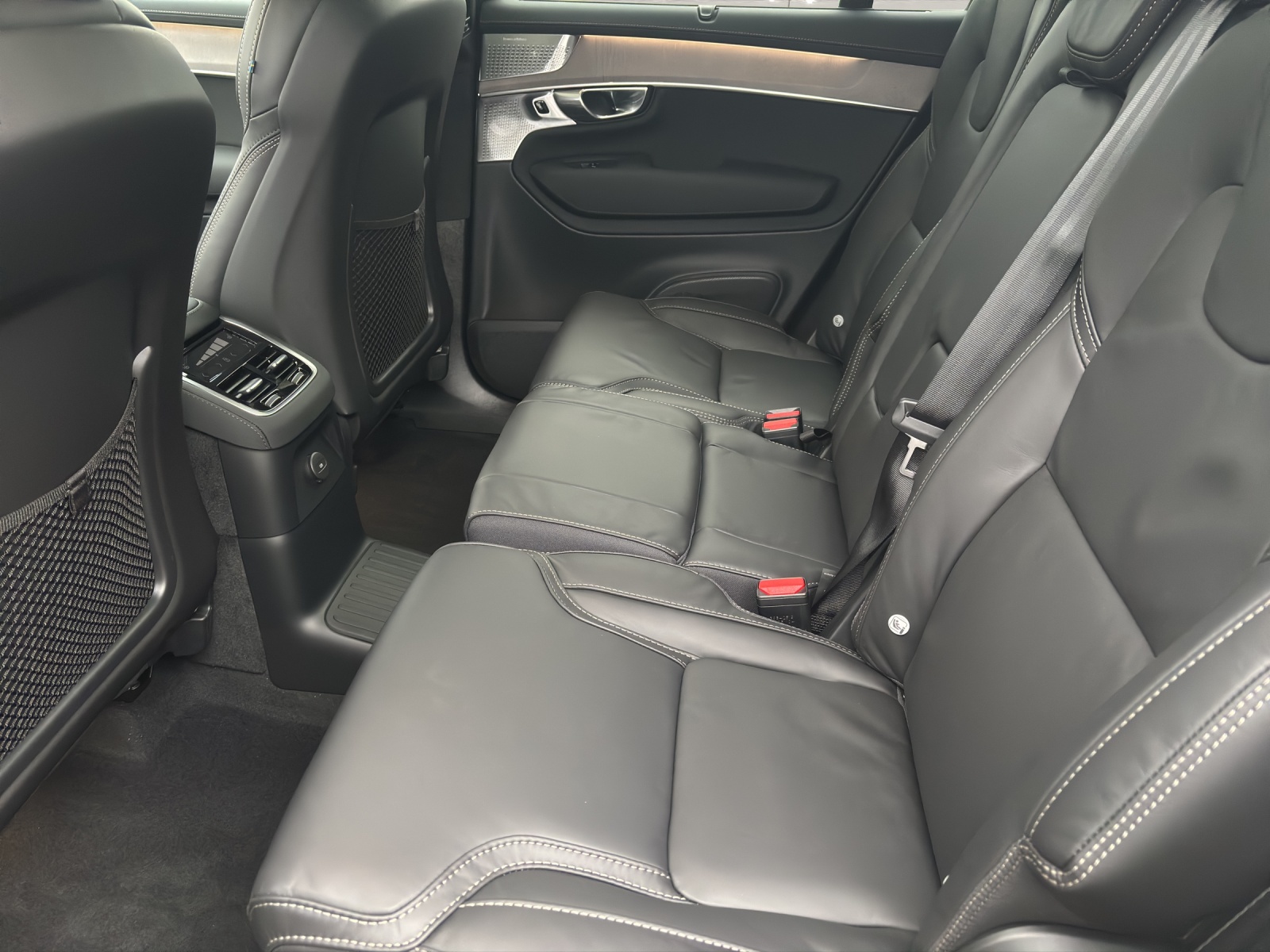 VOLVO XC90 2.0 T8 TE XCLUSIVE Edition Dark eAWD-image-10