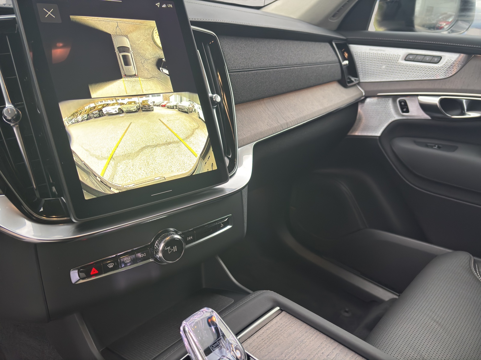 VOLVO XC90 2.0 T8 TE XCLUSIVE Edition Dark eAWD-image-8