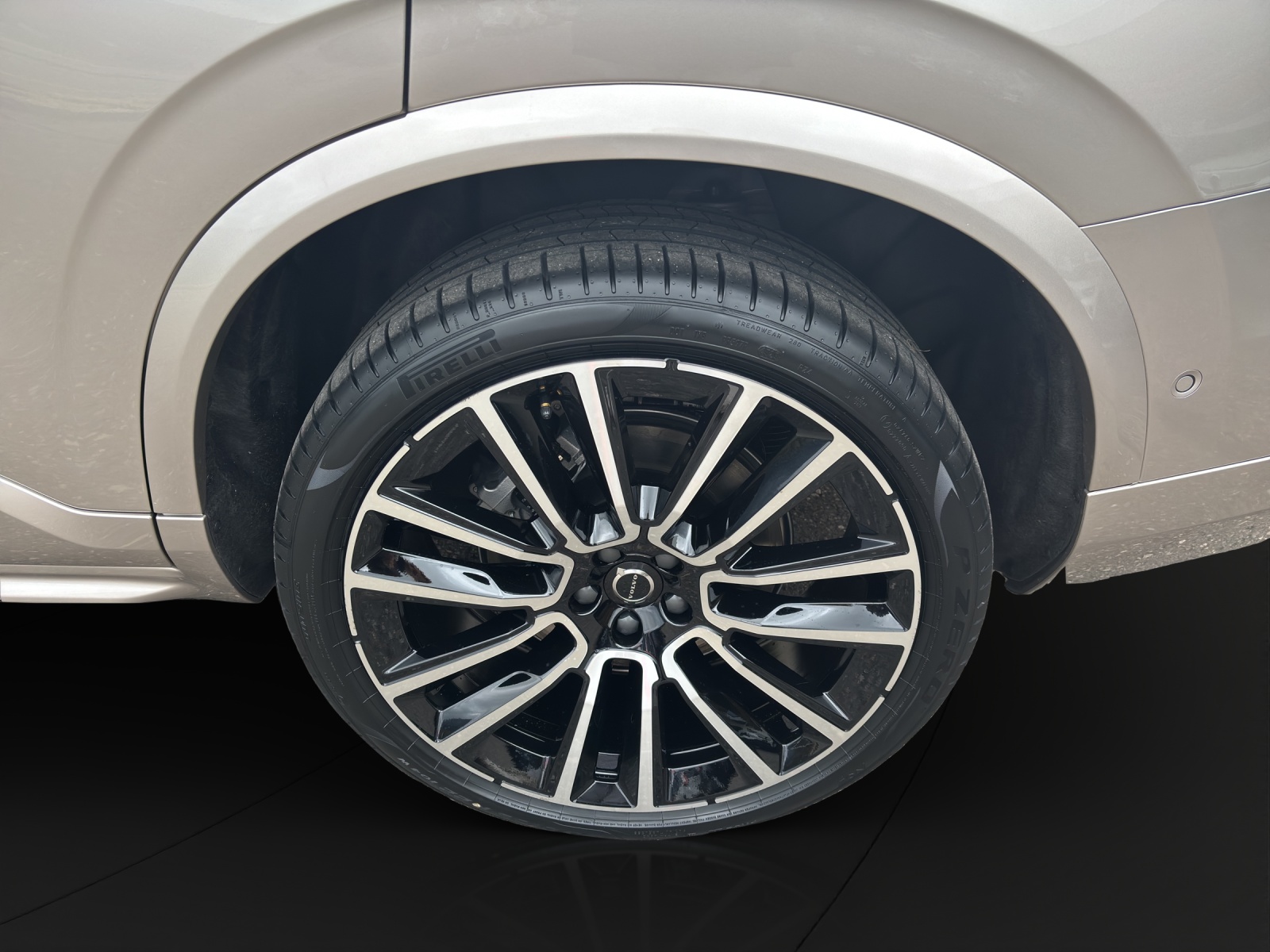 VOLVO XC90 2.0 T8 TE XCLUSIVE Edition Dark eAWD-image-1
