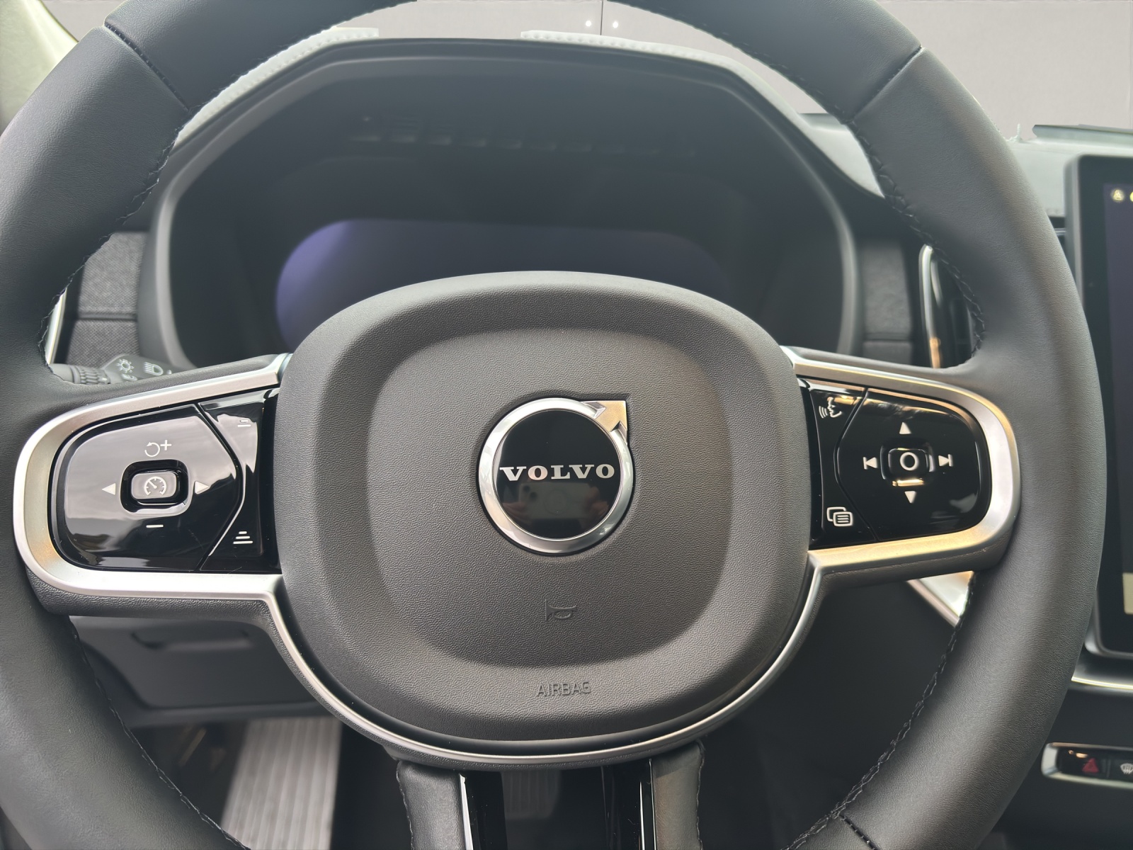 VOLVO XC90 2.0 T8 TE XCLUSIVE Edition Dark eAWD-image-11