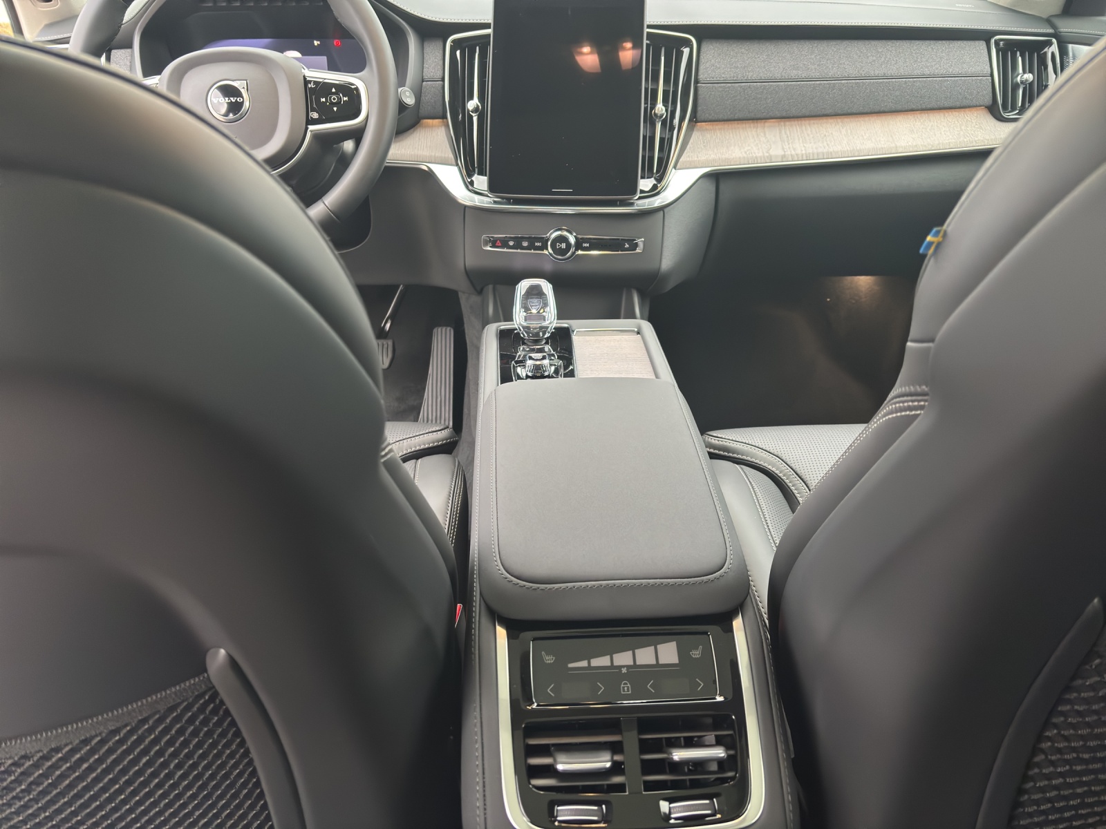 VOLVO XC90 2.0 T8 TE XCLUSIVE Edition Dark eAWD-image-5