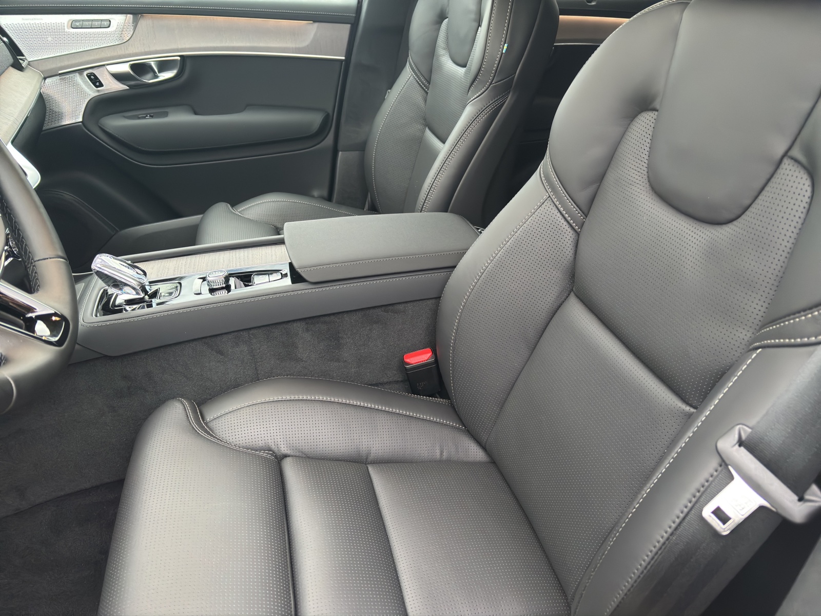 VOLVO XC90 2.0 T8 TE XCLUSIVE Edition Dark eAWD-image-9