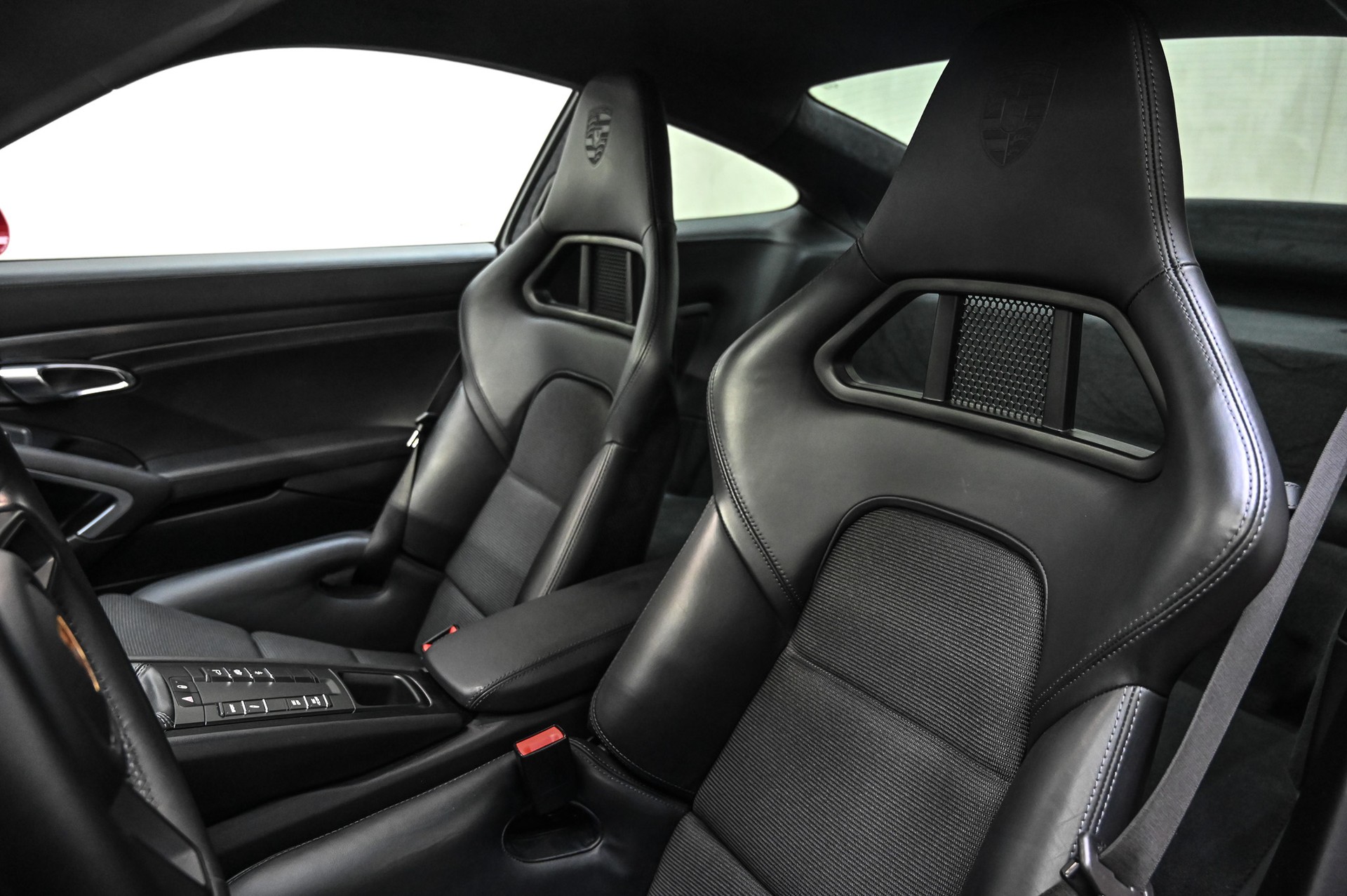 PORSCHE 911 GT3 Touring-image-28