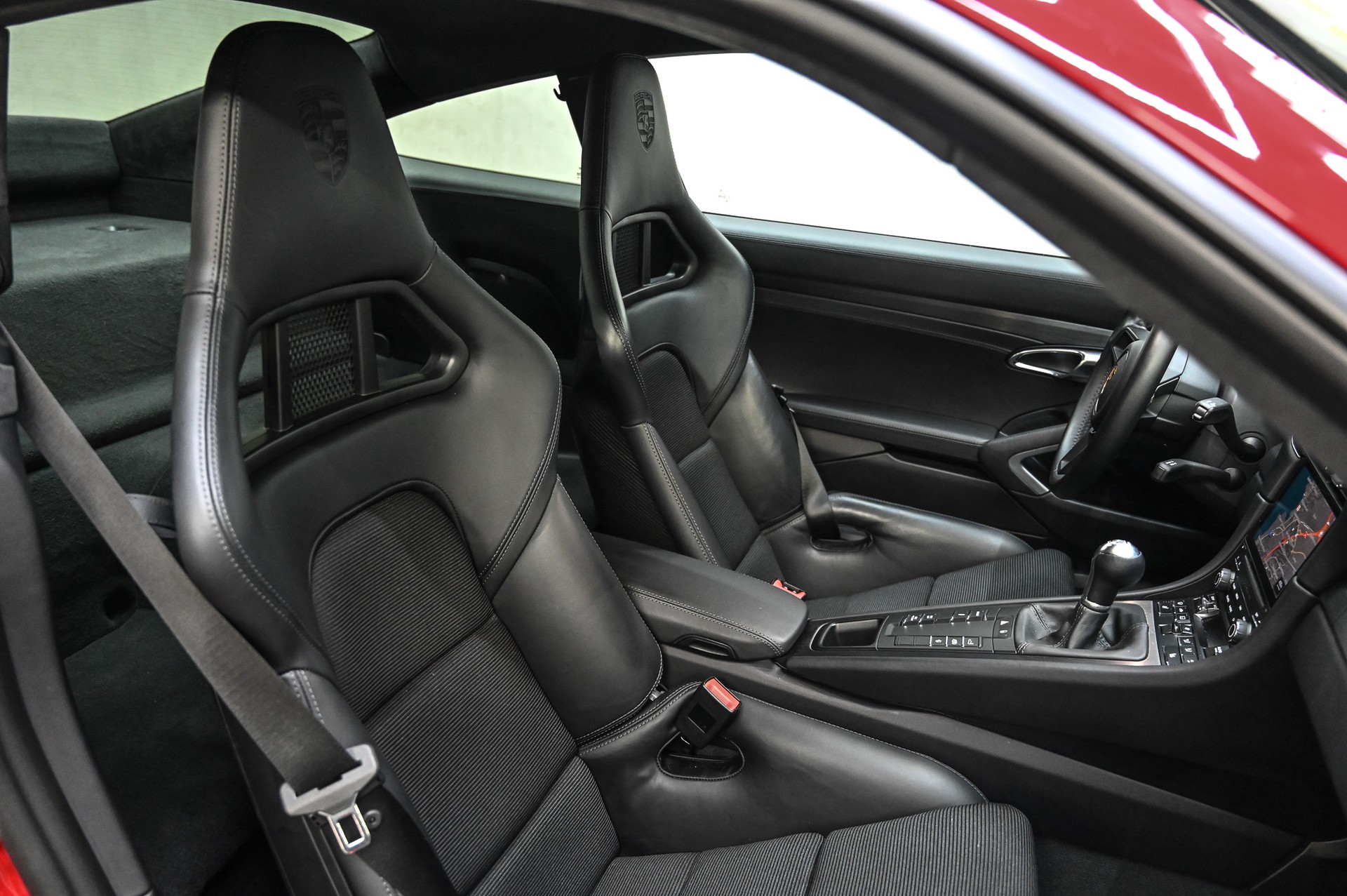 PORSCHE 911 GT3 Touring-image-30